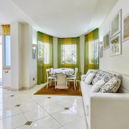 Apartmán Azzurra Depandance Con Piscina