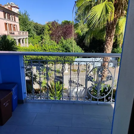 Azzurra Depandance Con Piscina Apartment